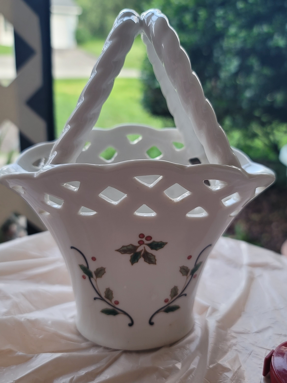 Mikasa White Holiday Lace Ceramic Basket with Handle